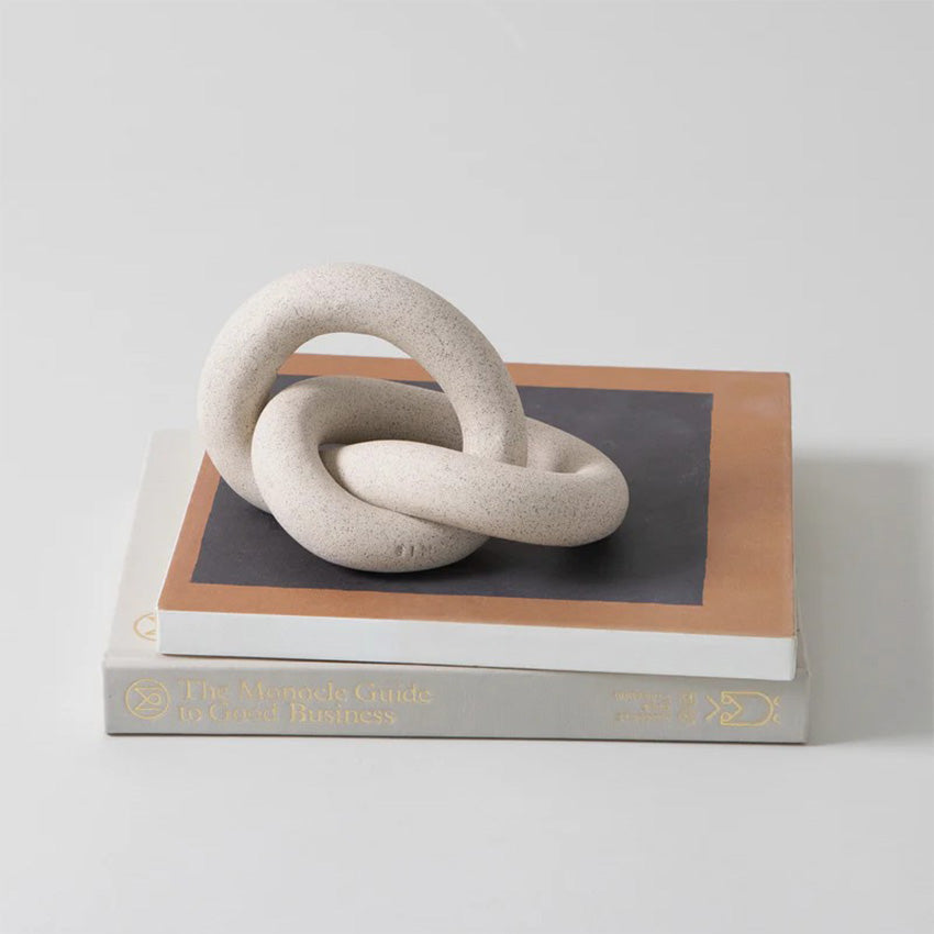 SCULPTURES & FIGURINES