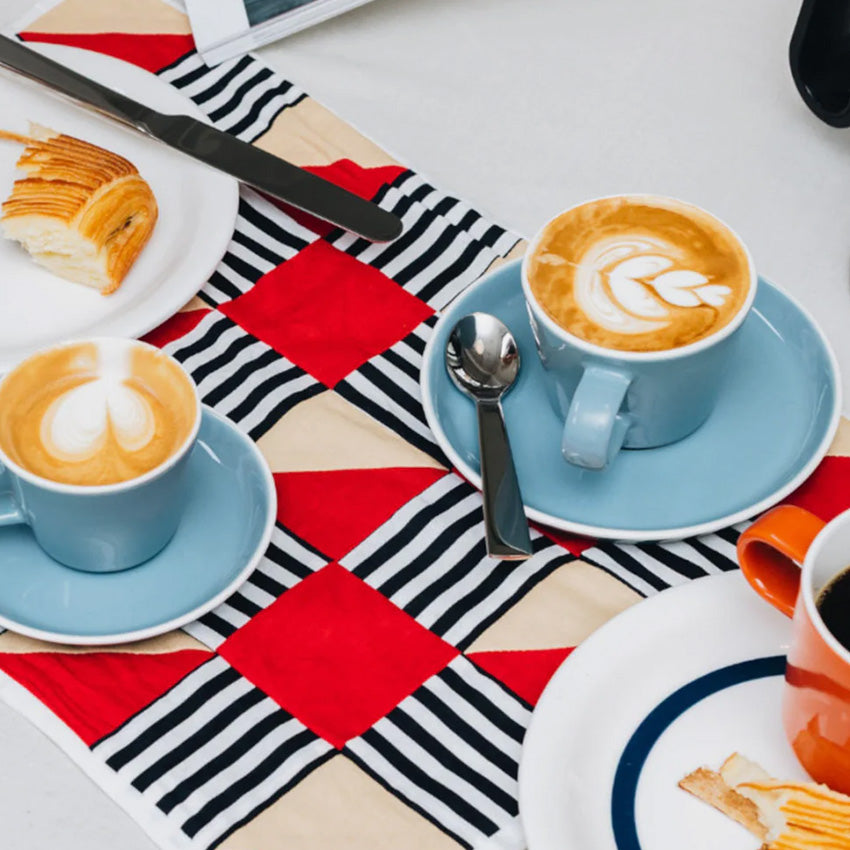 ACME | Mini tasse et soucoupe romaines - Ensemble de 6