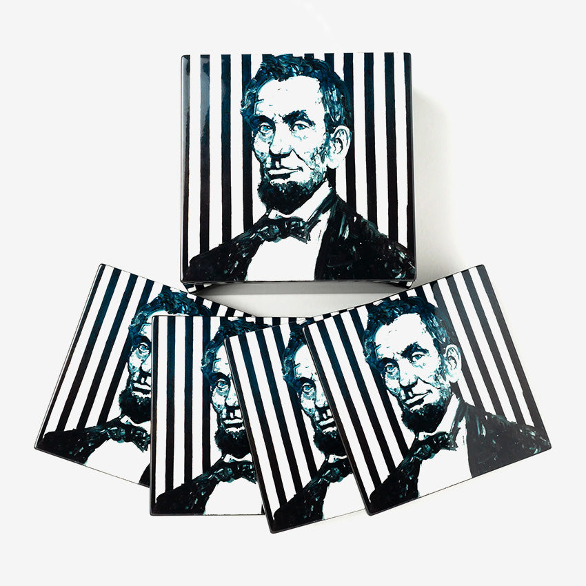 Hunt Slonem | Ensemble de sous-verres Abraham Lincoln Lacquer avec coffret - Ensemble de 4