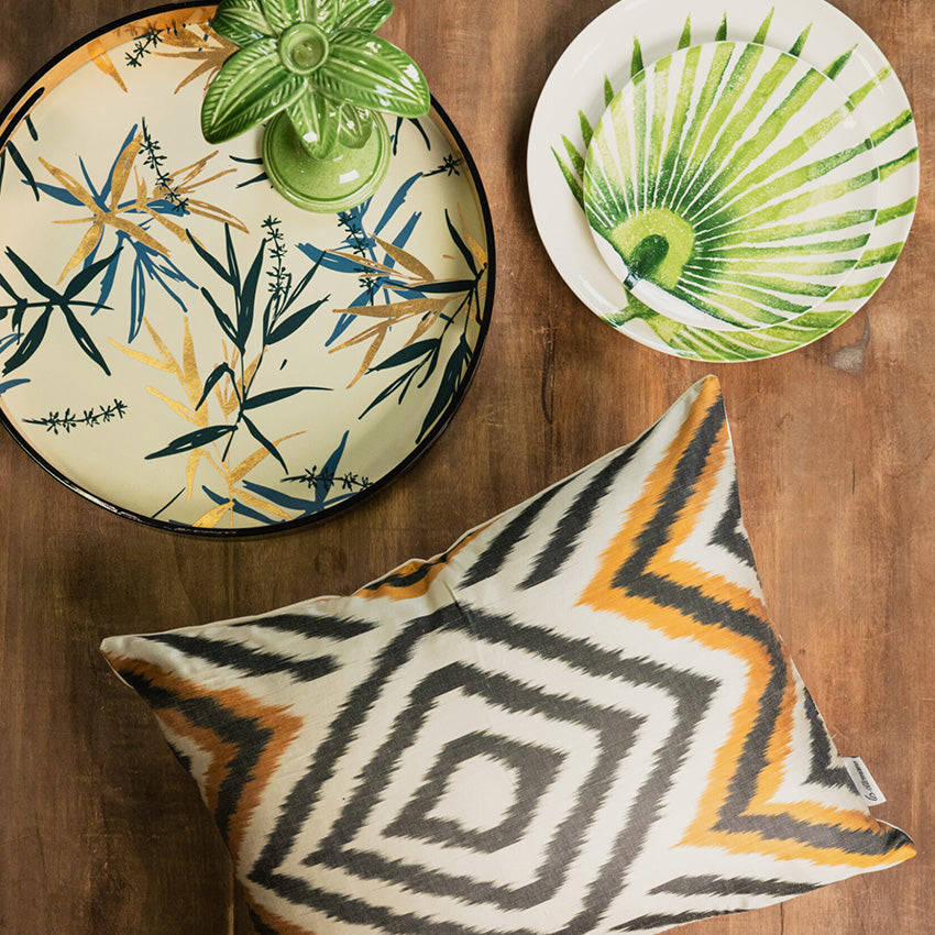 Les Ottomans | Coussin Ikat en soie – Diamant