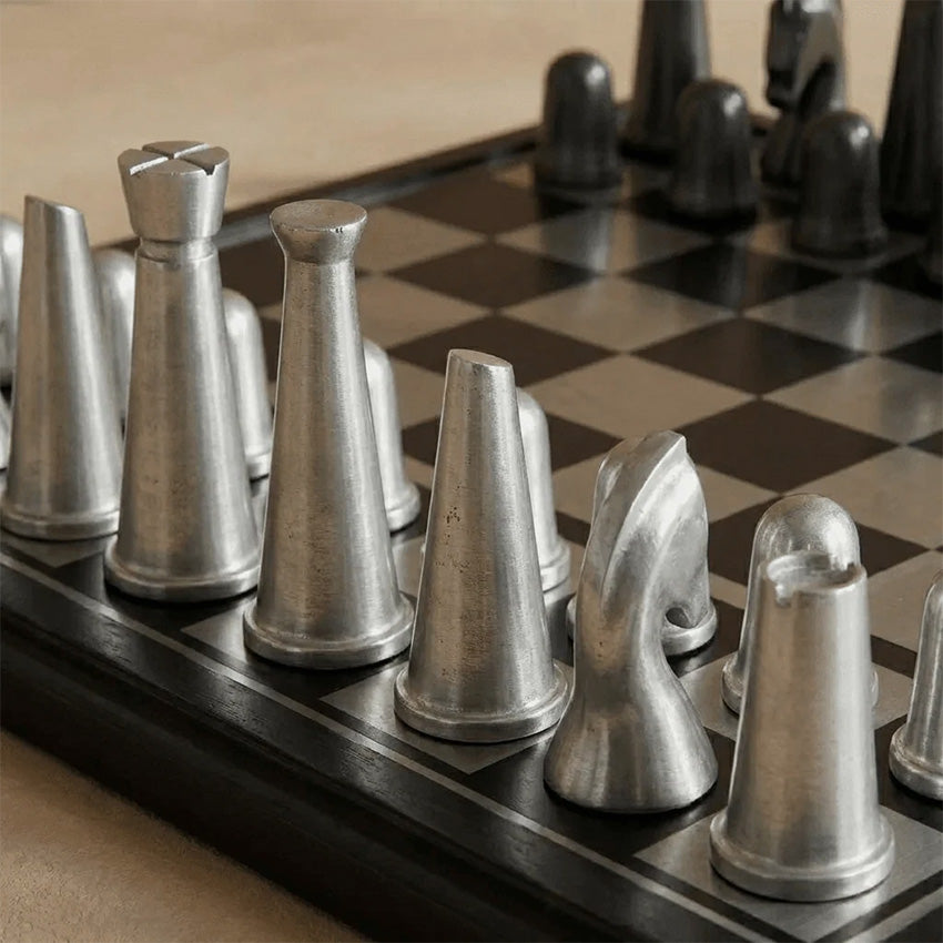 Marble Cultures | Ensemble d’échecs Art déco métallisé – Noir et argent