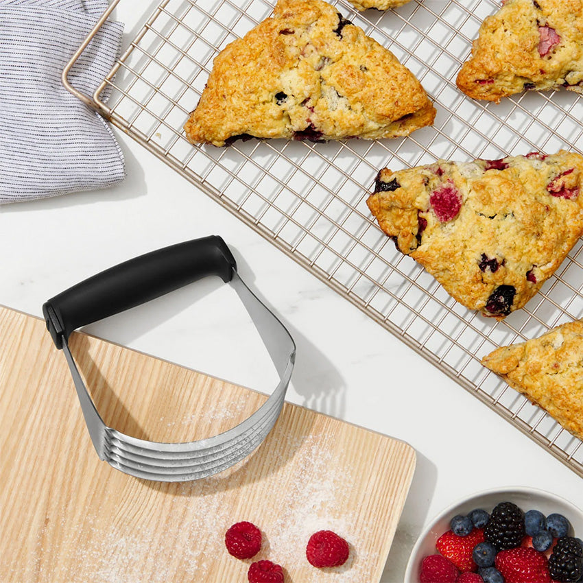 Mélangeur à pâte OXO avec lames en acier inoxydable L : 5 po