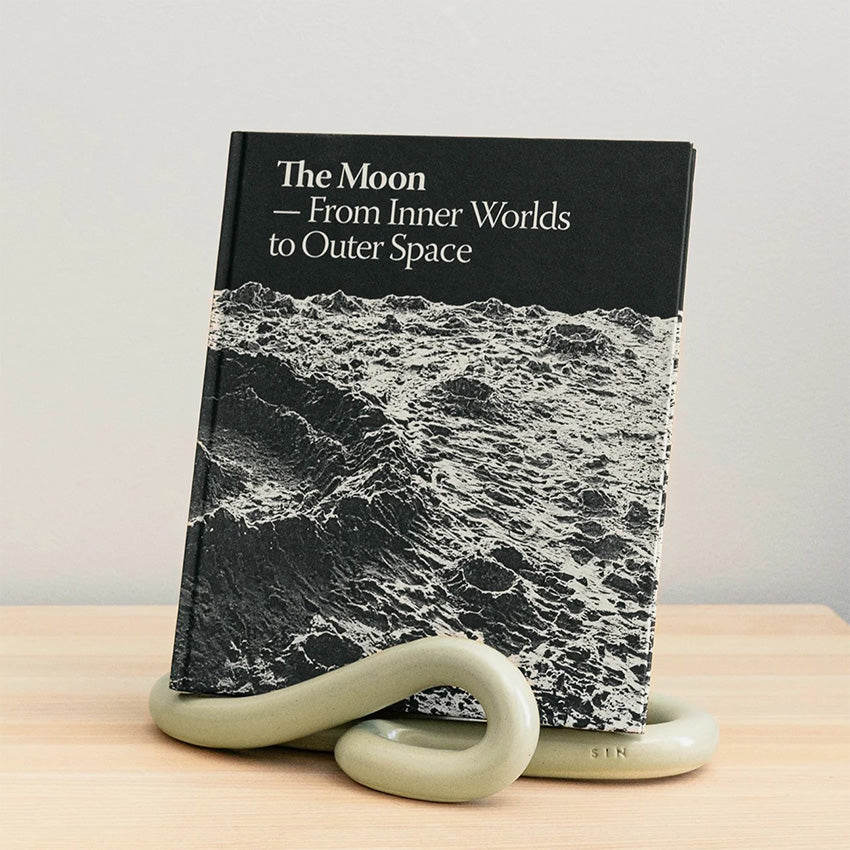 Sin | Lumbra Book Stand