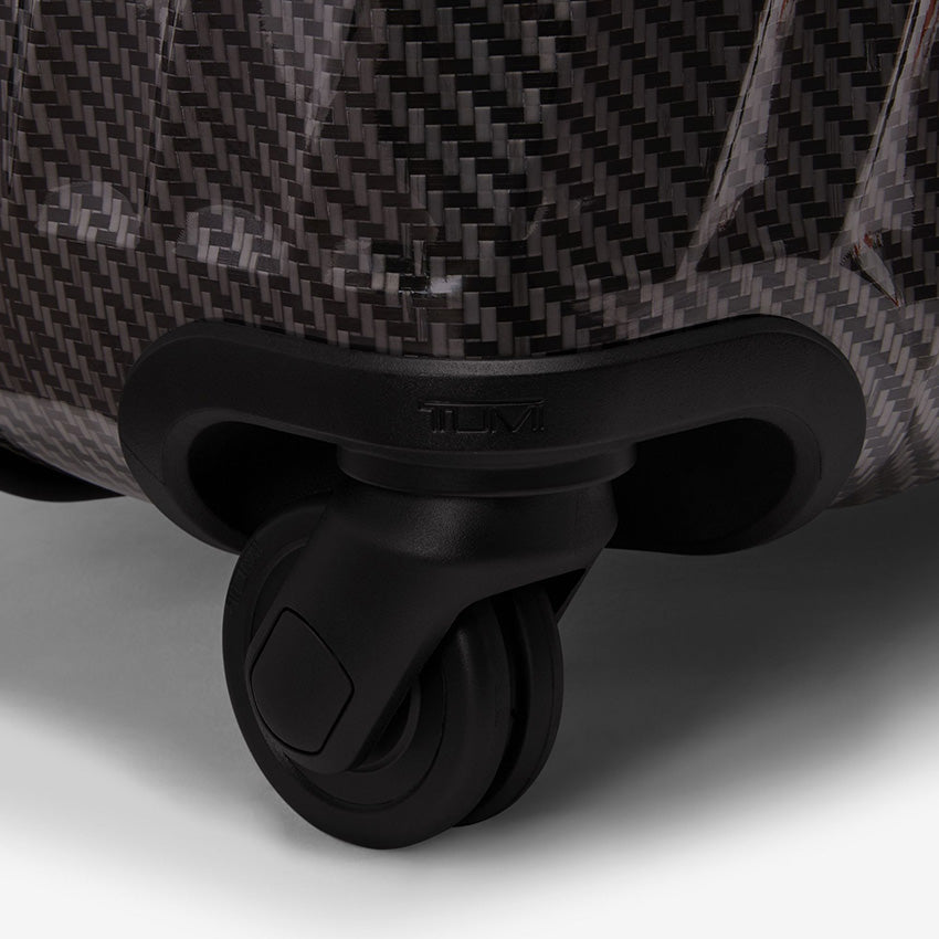 Tumi | 19 Degree Light 4-Wheeled Packing Case