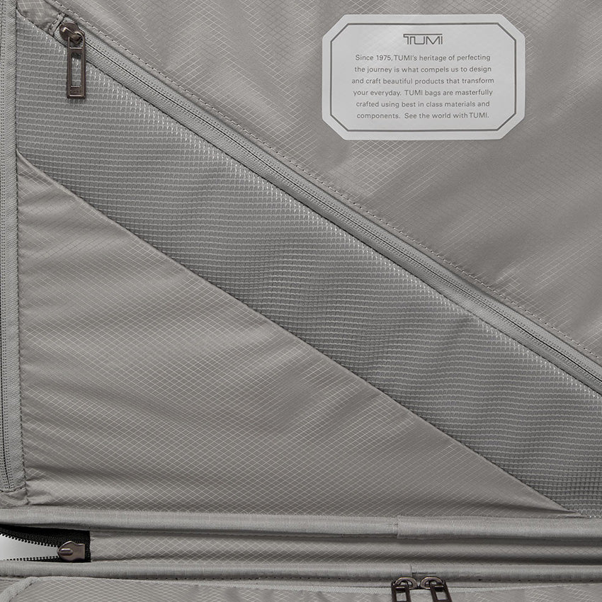 Tumi | 19 Degree Light 4-Wheeled Packing Case