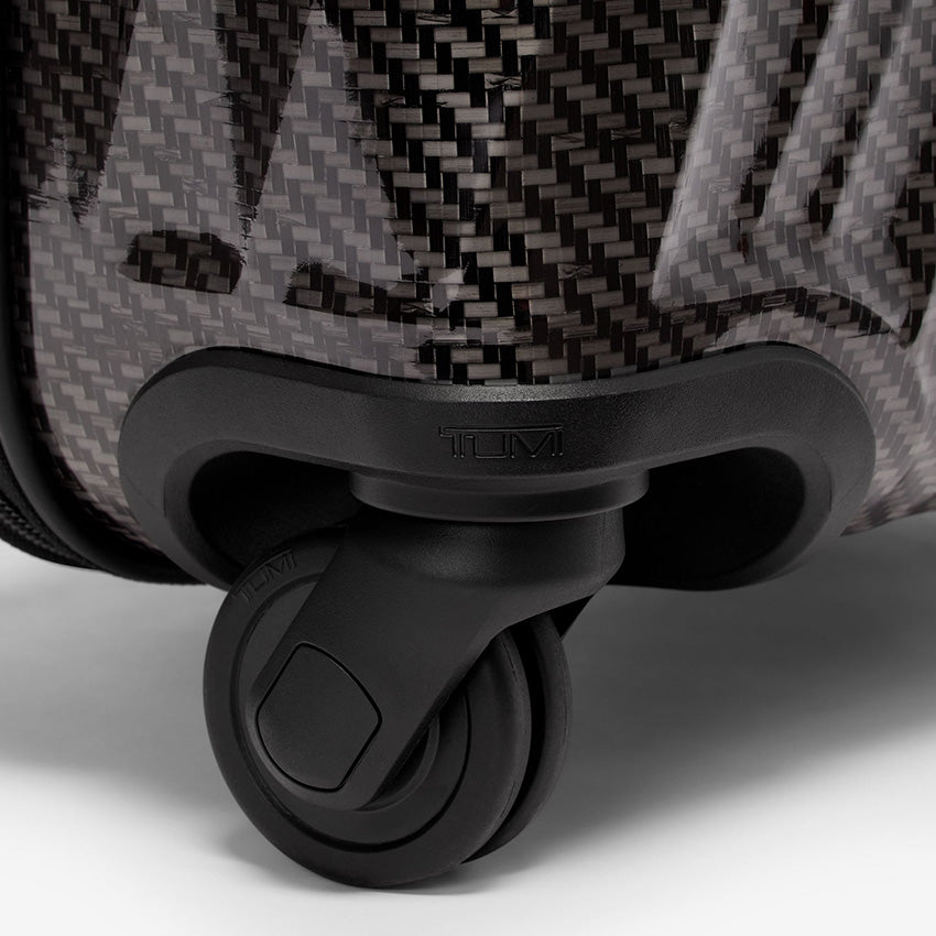 Tumi | 19 Degree Light 4-Wheeled Packing Case