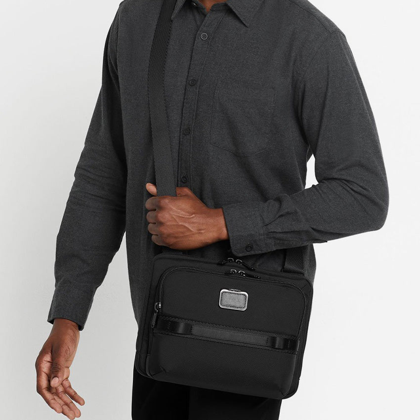 Tumi | Alpha Bravo Service Crossbody Noir