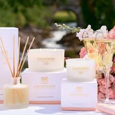 Rathbornes 1488 | Dublin Tea Rose, Oud & Patchouli Scented Candle